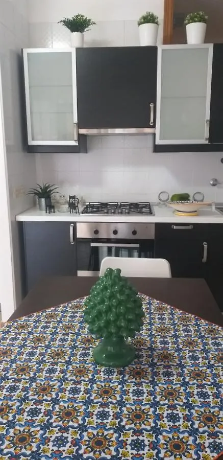 Joy Apartment تاورمينا