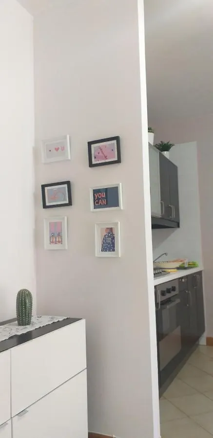 Joy Apartment تاورمينا